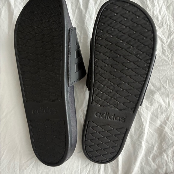 Adidas Adilette Comfort Black Slides - Picture 3 of 3